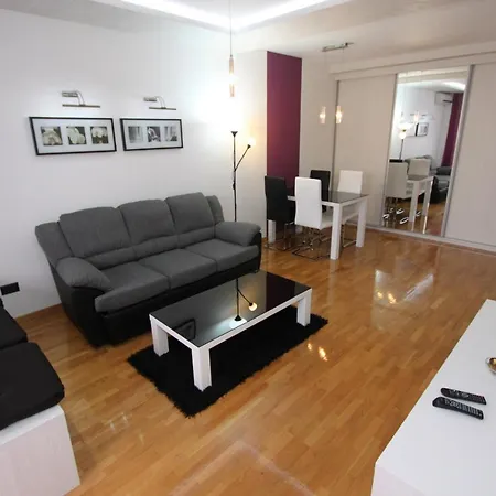 Aleksandar - Stan Na Dan Belvil Novi