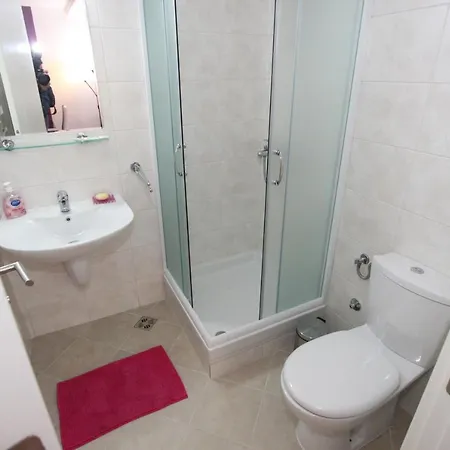 Aleksandar - Stan Na Dan Belvil Novi