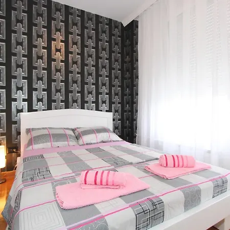 Aleksandar - Stan Na Dan Belvil Novi