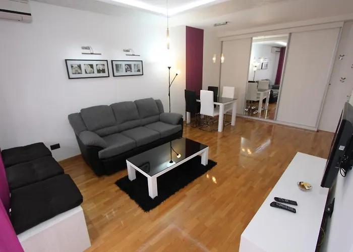 Aleksandar - Stan Na Dan Belvil Novi