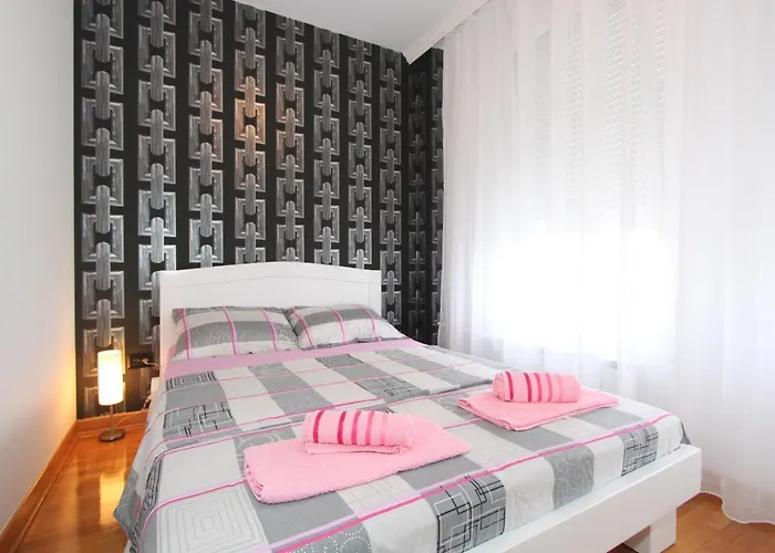 Aleksandar - Stan Na Dan Belvil Novi