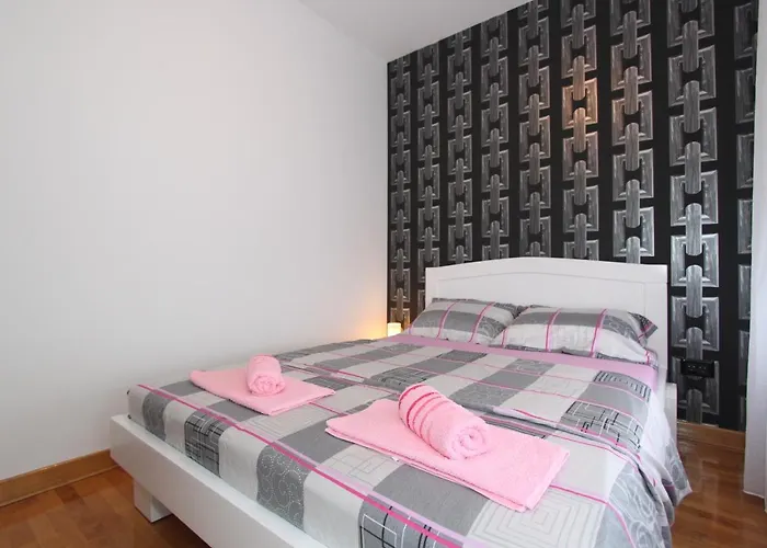 Aleksandar - Stan Na Dan Belvil Novi Belgrade